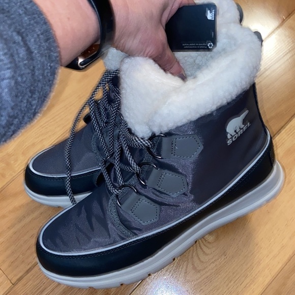 Sorel carnival ankle boots in quarry, size 7.5, NWT, never worn - Picture 3 of 10